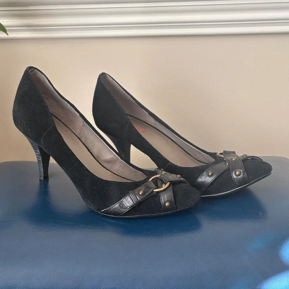 Retro Rocker Suede Studded Heels - Picture 1 of 10